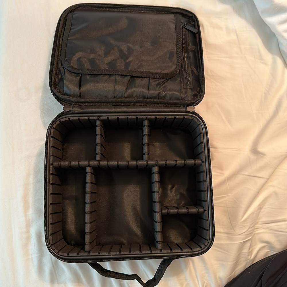 Makeup case - Picture 5 of 10